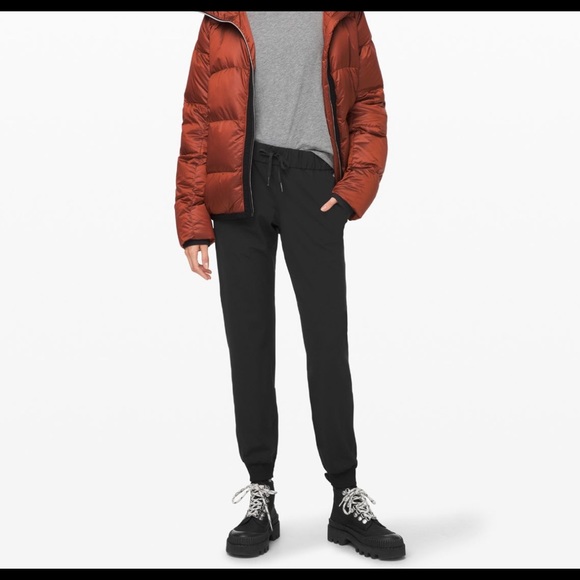 lululemon athletica Pants - LIKE NEW Lululemon On the Fly Jogger *luxtreme lululemon athletica Pants - LIKE NEW Lululemon On the Fly Jogger *luxtreme